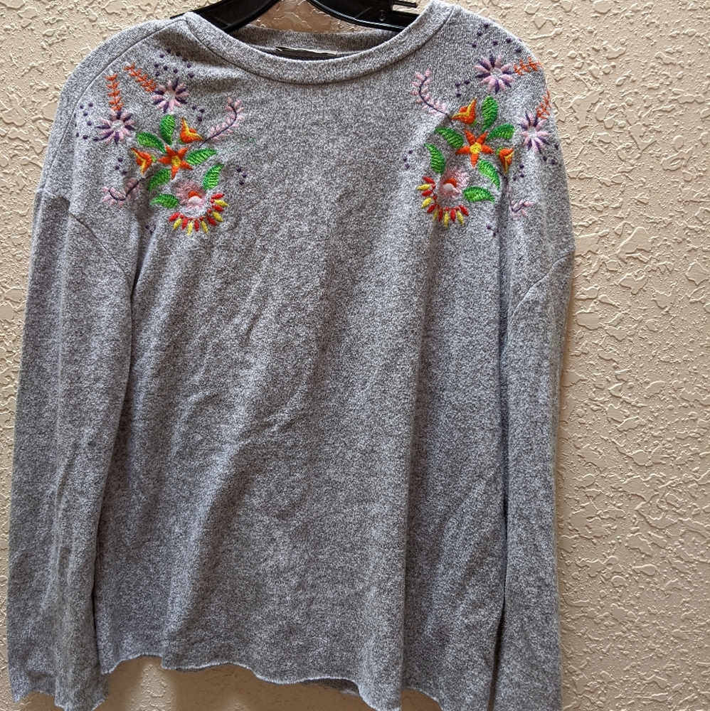 Zara Floral Embroidered Long Sleeve Light Sweater